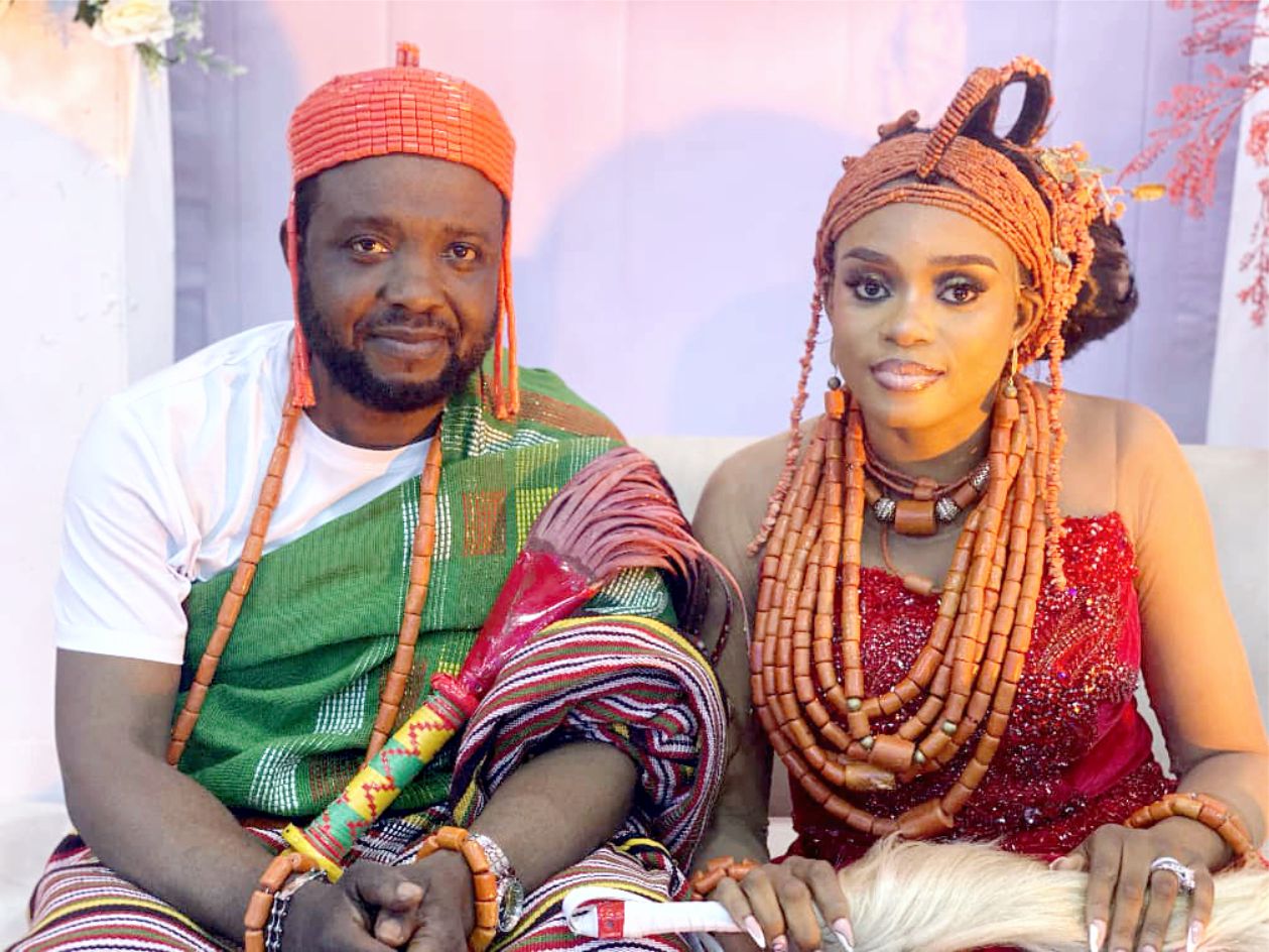 “LOVE BLOOMS IN OTA: Sarah Chima and Friday Ogah Seal Their Love with Joy and Tradition!”